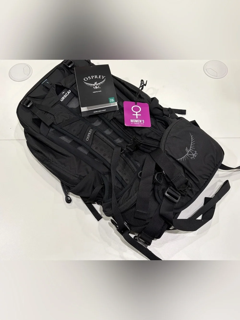 Osprey Women's Tempest 20 Hiking M/L Pack Black NWT Backpack Hipbelt Trail